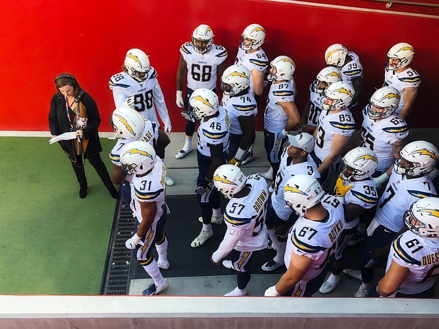 韩媒披露，因对联盟认定塔诺斯“种族歧视”不满，全...